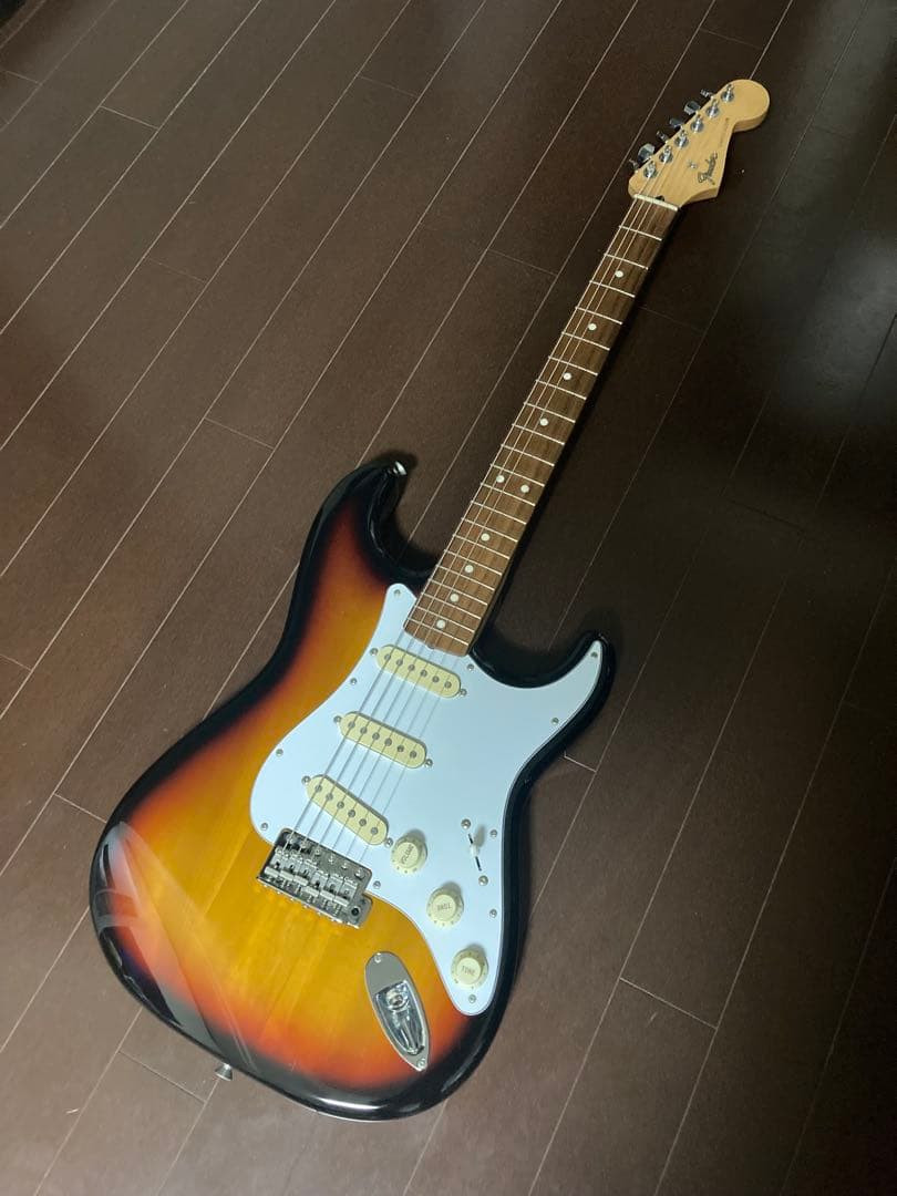 フェンダージャパン　Fender JAPAN ストラトキャスター　サンバースト