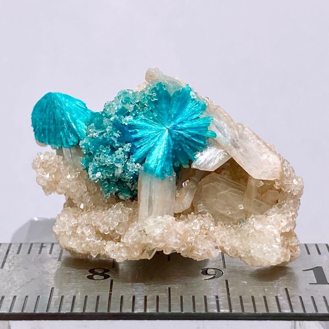 じ*ん様 カバンサイト　スティルバイト　原石　鉱物標本　天然石　489