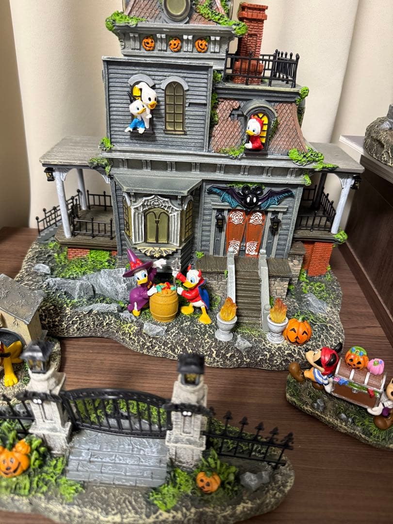 ディズニー　ハロウィンヴィレッジ　コストコ　ハロウィン