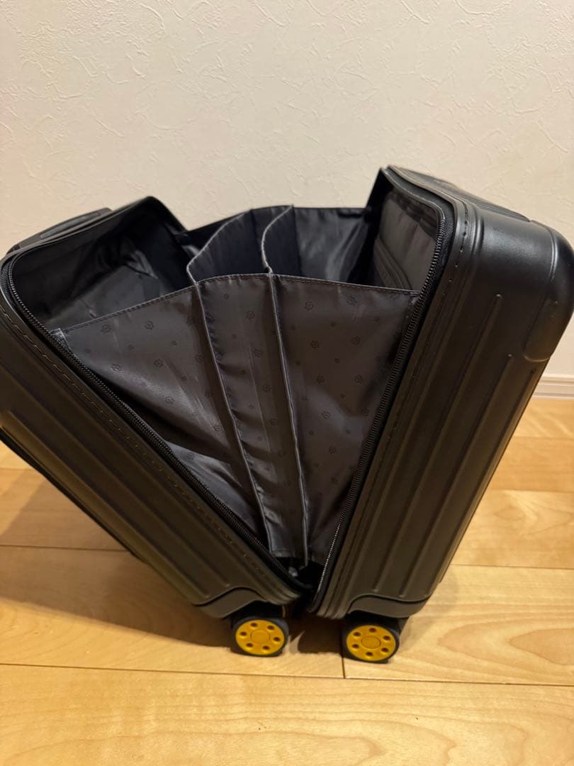 RIMOWA コンパクト