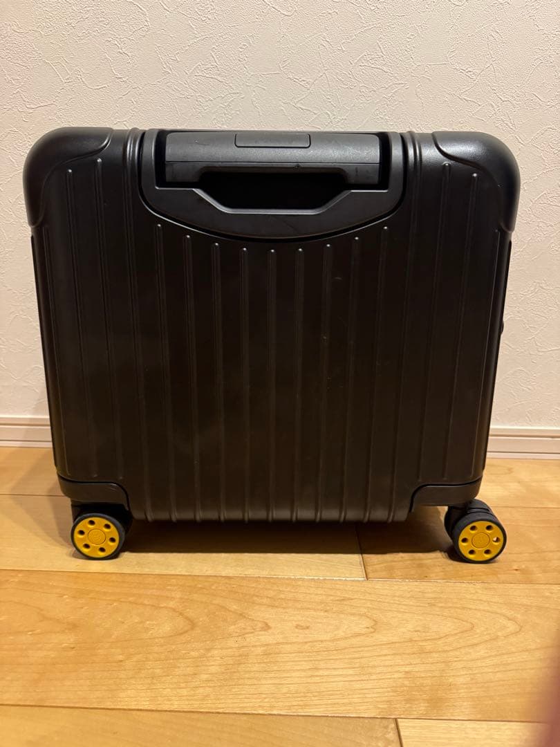 RIMOWA コンパクト