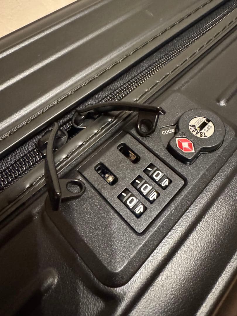 RIMOWA コンパクト