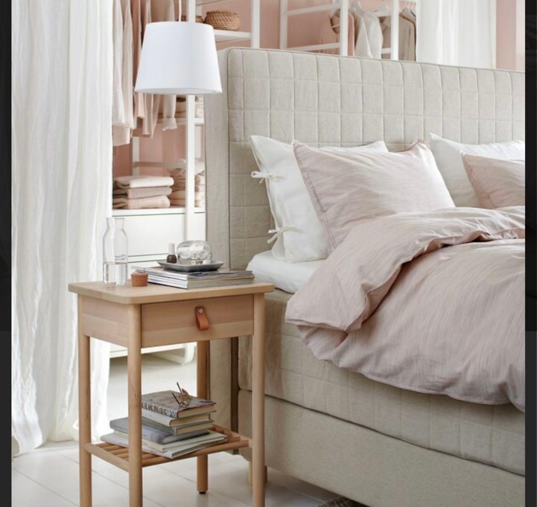 IKEA BJÖRKSNÄS ビョルクスネースサイドテーブル 48x38 cm