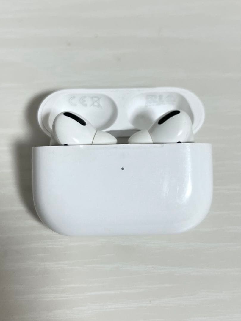 ま*様 AirPods pro 本体　ケース付き