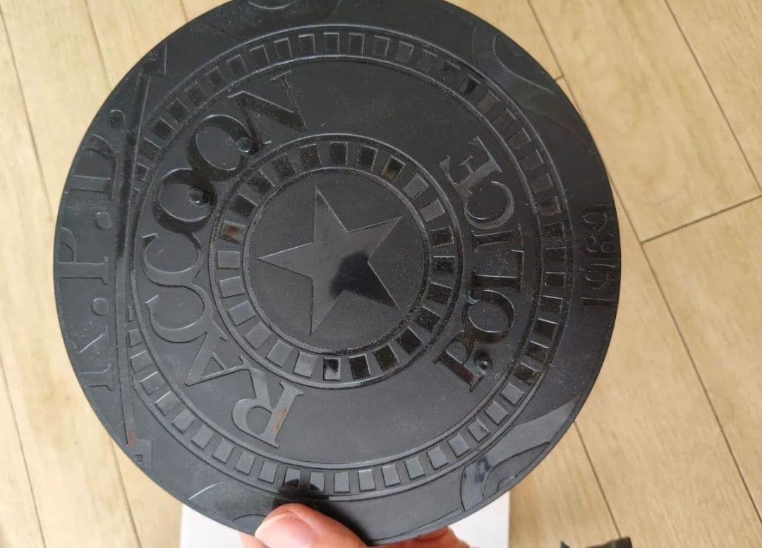 バイオハザード レオン RE フィギュア BIOHAZARD