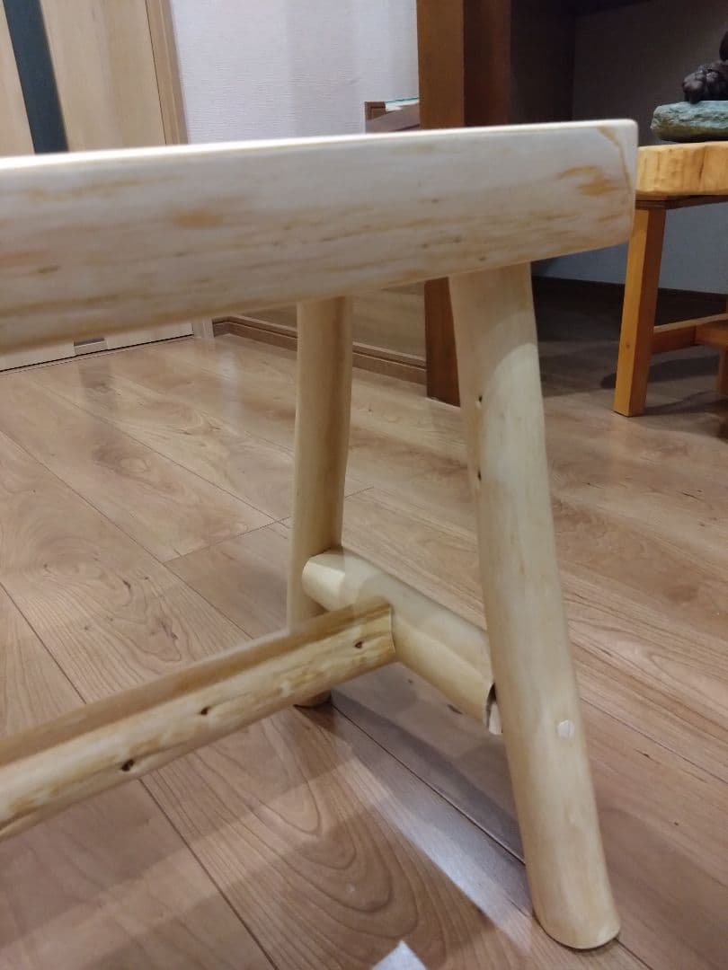 檜のベンチ㊻　最終値下げ❕　耳付き、脚は檜の枝❕総檜造りリビング食卓のベンチに❕