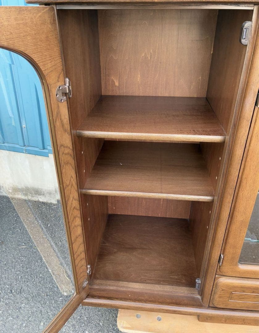 カリモク　照明付き　サイドボード　リビングボード　キャビネット　飾り棚　シェルフ