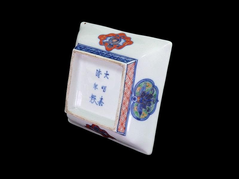 大聖寺伊万里　金襴手　七宝紋に寿紋の図　角皿　N624AS-CUv