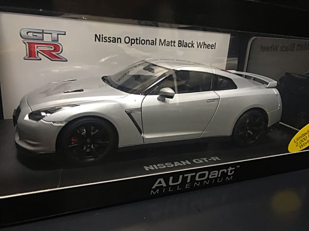 #オートアート 1/18 日産GTR シルバー マットブラックホイール レア