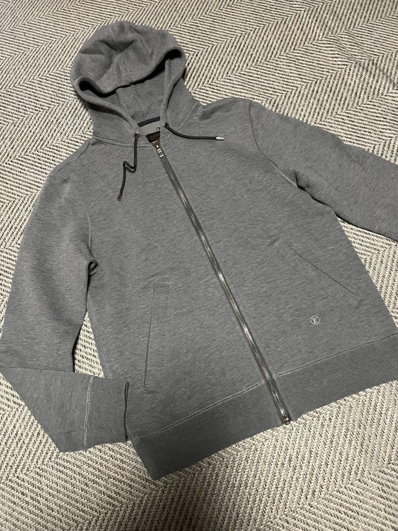美品⭐︎LOUIS VUITTONのフルジップパーカー　メンズS