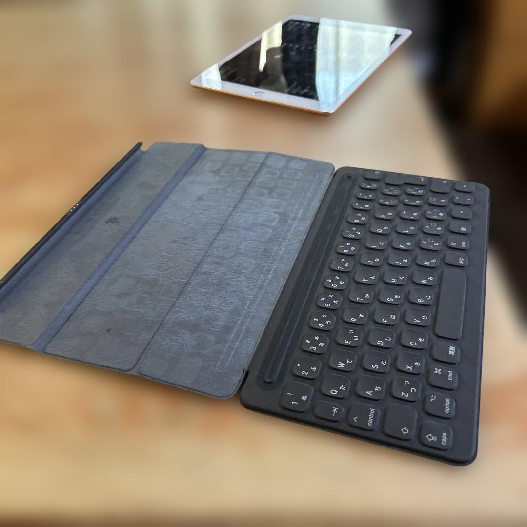 iPad 第7世代 128GB ゴールド Wi-Fi 純正スマートキーボード