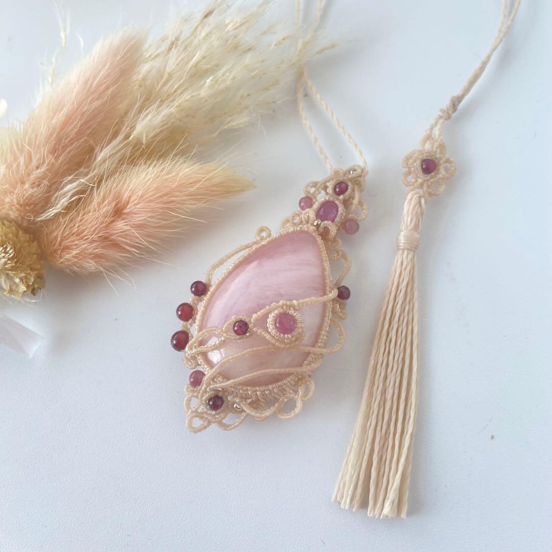 (みきの)♡大粒モルガナイト×2種類のピンクルビーのマクラメネックレス