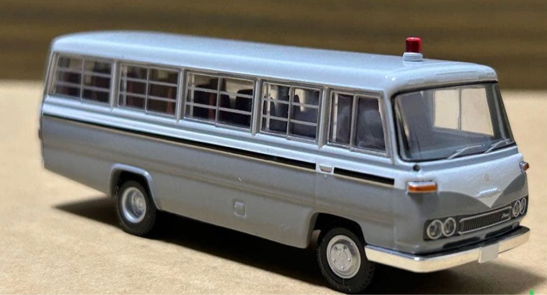 トミカリミテッドヴィンテージネオ ニッサン シビリアン 2点セット