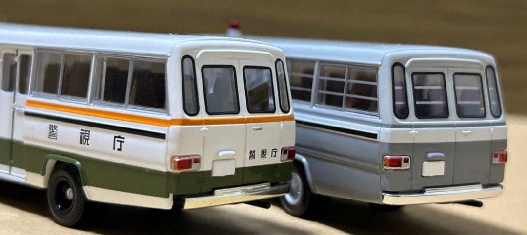 トミカリミテッドヴィンテージネオ ニッサン シビリアン 2点セット