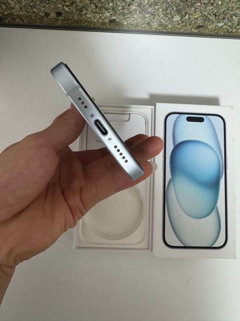 Apple iPhone 15 128GB バッテリー95％保証期間内