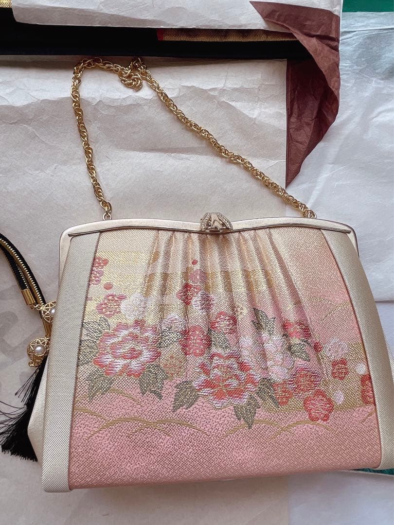 成人式振袖 晴れ着 着物一式 紗綾型 赤白桜 流水紋 純絹 金襴 170cmXL