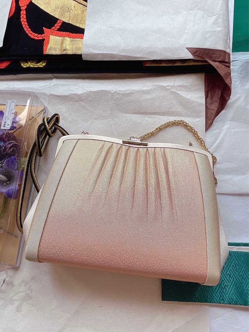 成人式振袖 晴れ着 着物一式 紗綾型 赤白桜 流水紋 純絹 金襴 170cmXL