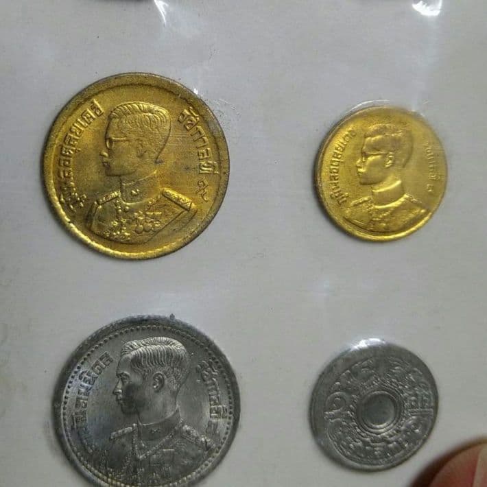 1*o様 金貨？？タイの旧貨幣・現行貨幣セットです(⌒▽⌒)