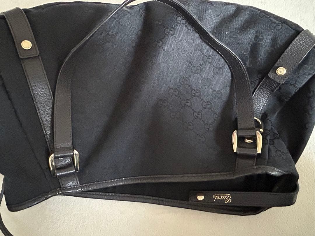 Ｐ　GUCCI トートバック　黒GGキャンバス
