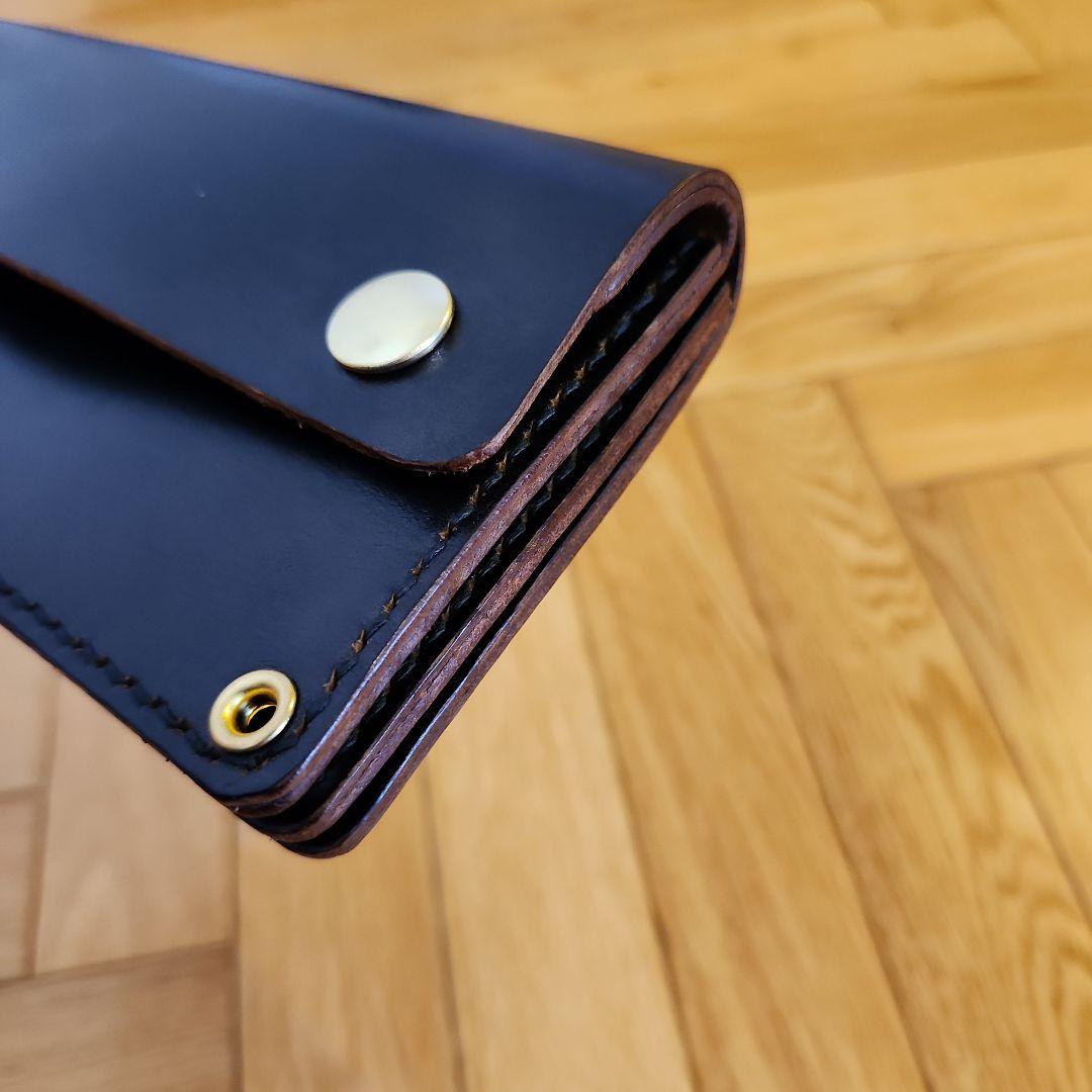 トラッカーウォレット　ブラック　茶芯　ホースバッド　新喜皮革