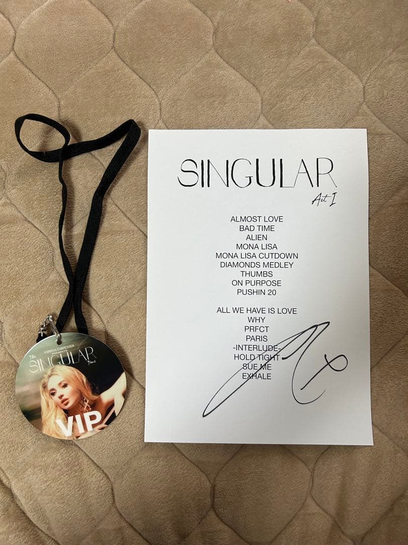 Sabrina Carpenter 直筆サイン VIPラミネートのセット