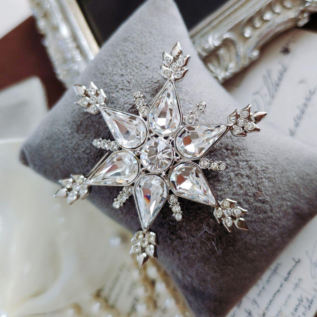 MMA メトロポリタン美術館 スノーフレーク ブローチ 雪の結晶 スワロフスキー