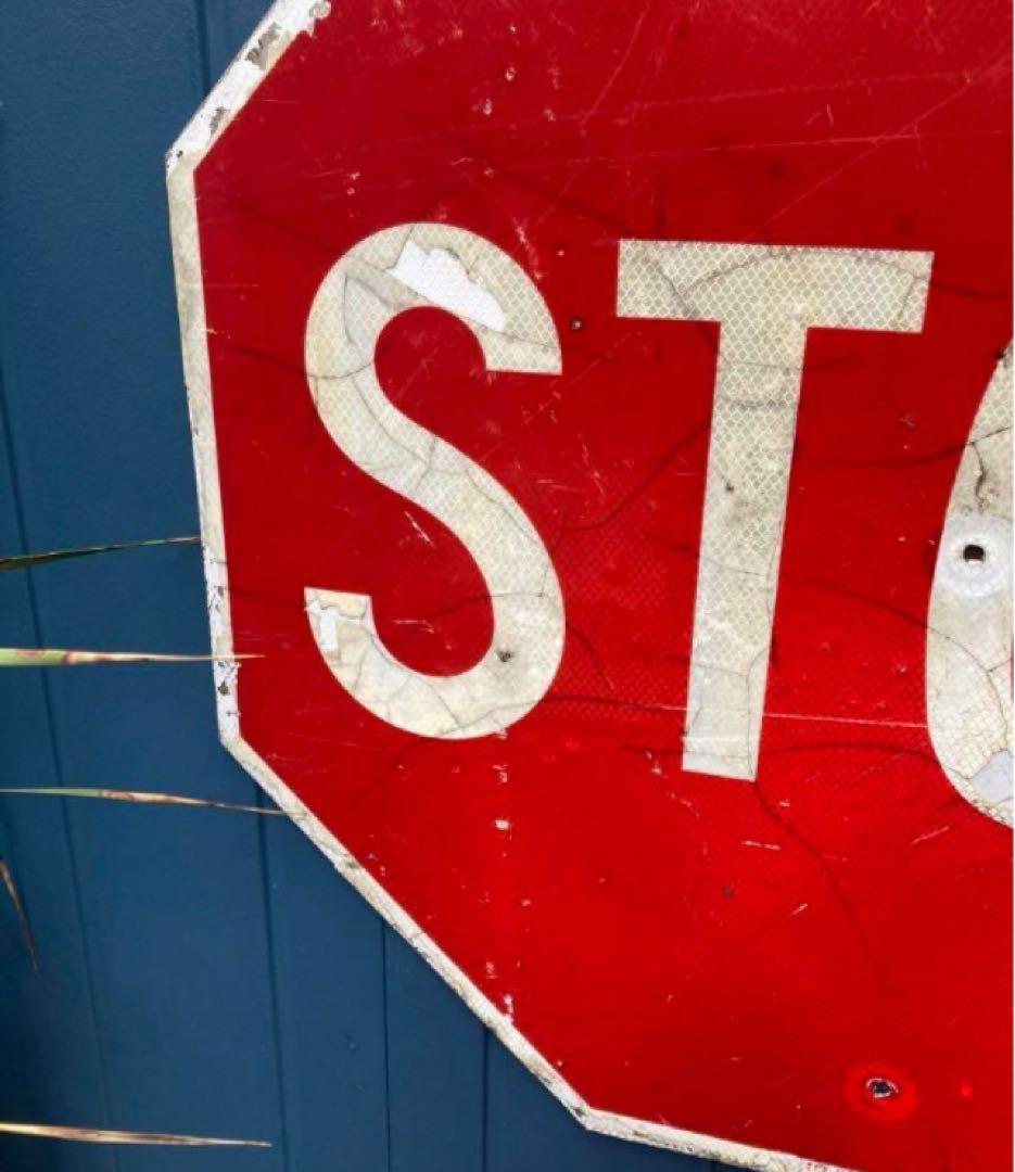 本物アメリカ標識STOP看板◇ガレージ雑貨PCフェンス倉庫ドライガーデン