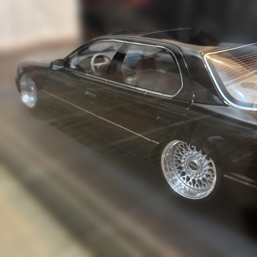 1/18 IVY レクサスLS400 黒　（トヨタ初代セルシオ）