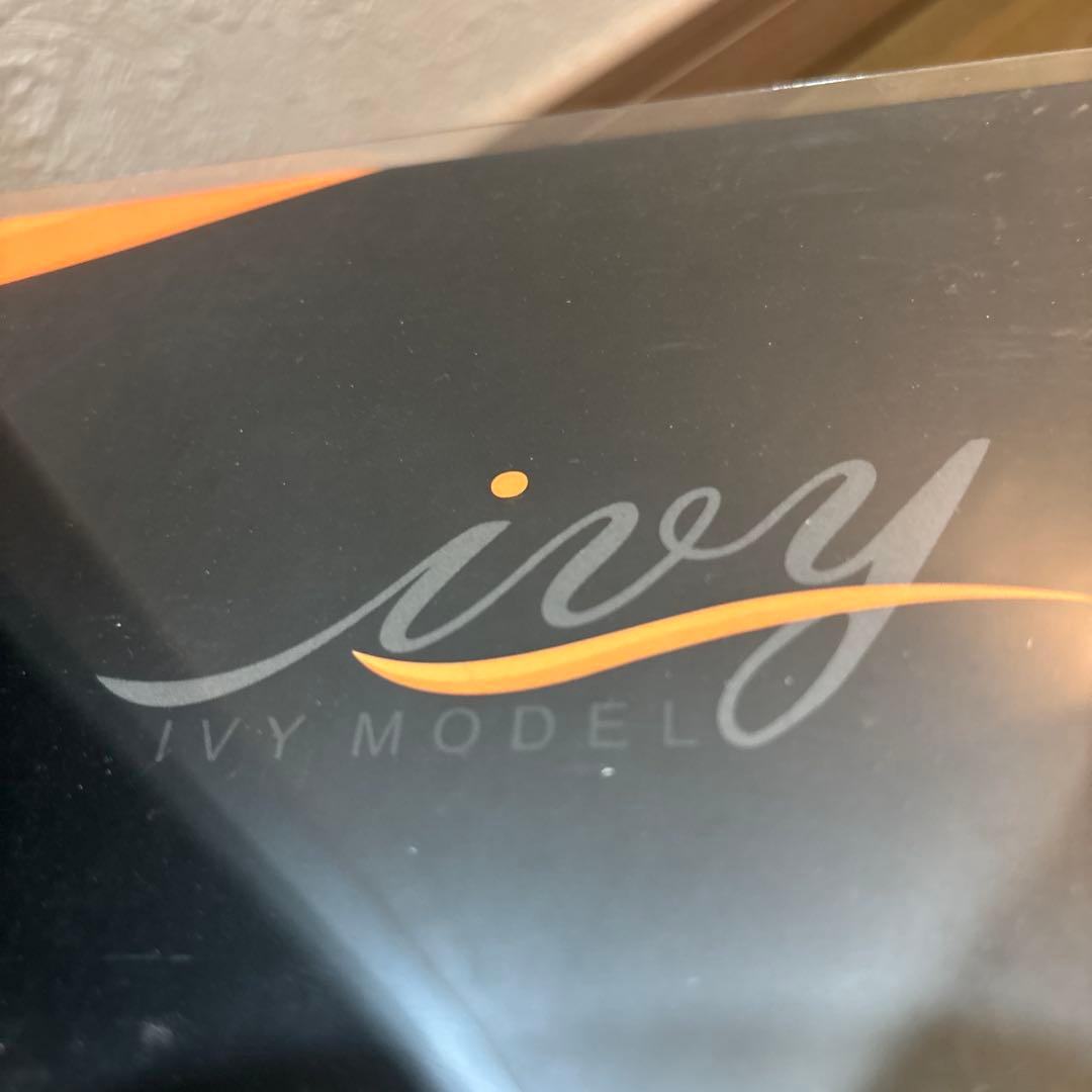 1/18 IVY レクサスLS400 黒　（トヨタ初代セルシオ）