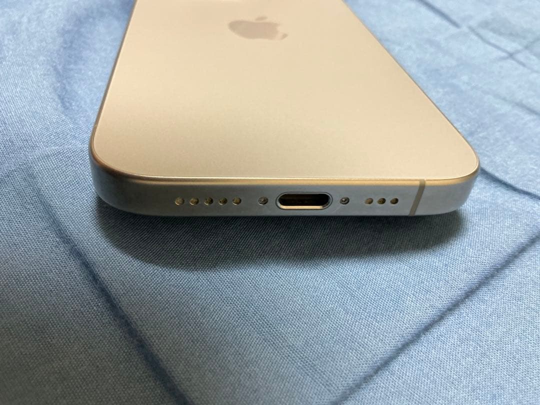 【美品】Apple iPhone 15 Pro 本体 256GB