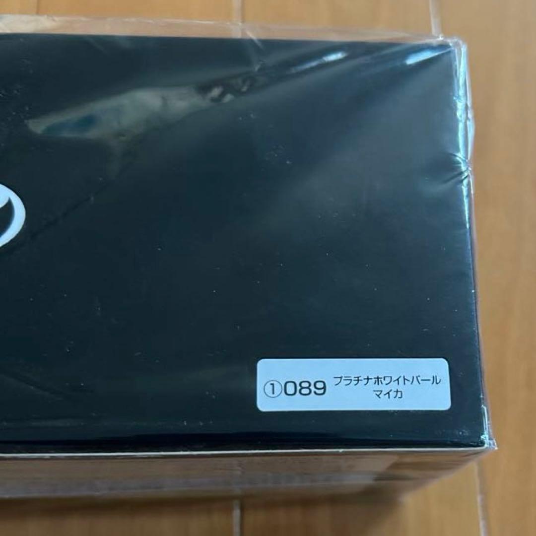 【新品・未開封】トヨタ　カローラクロス　ホワイト　ミニカー