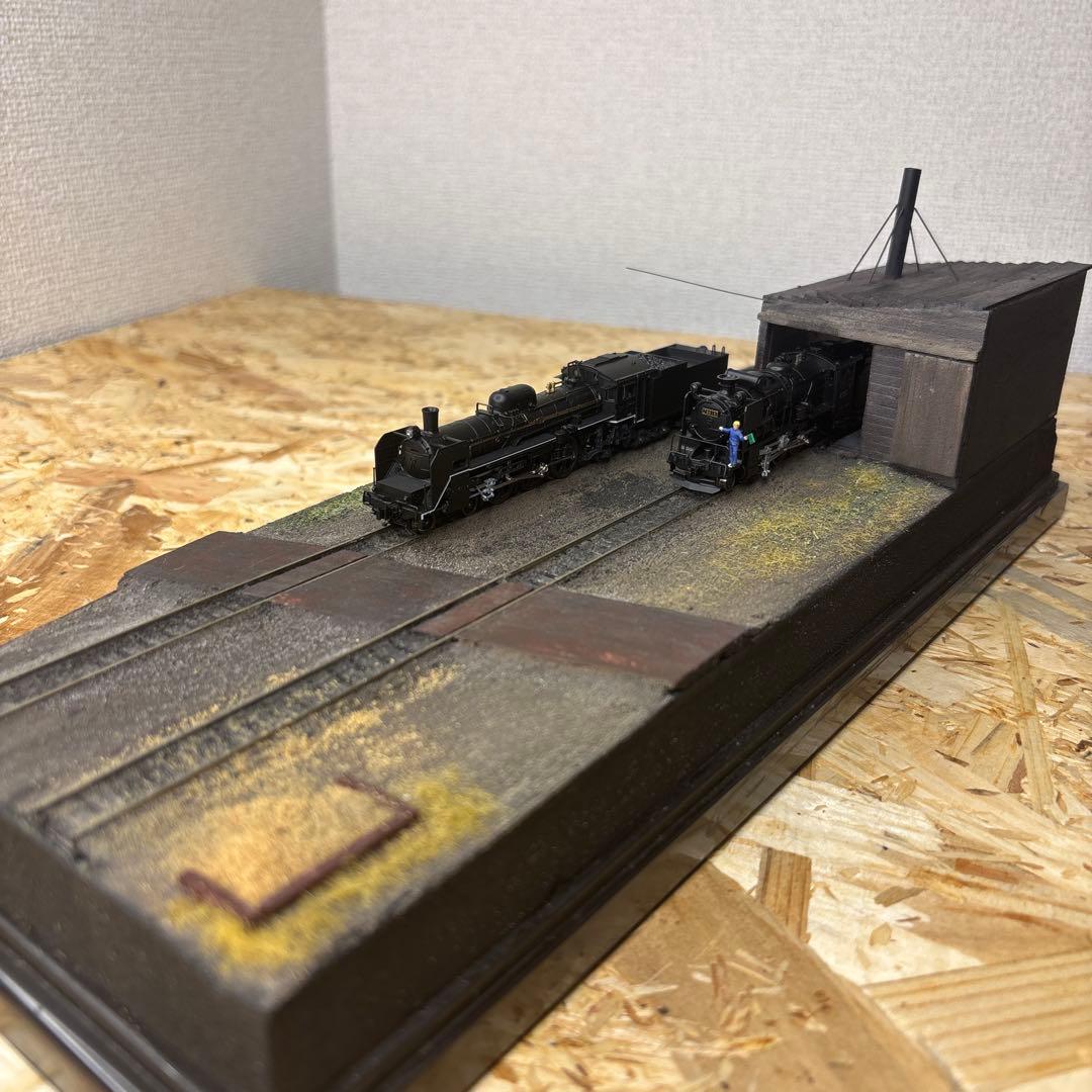 【ケース付き】Nゲージ 車庫付きジオラマ