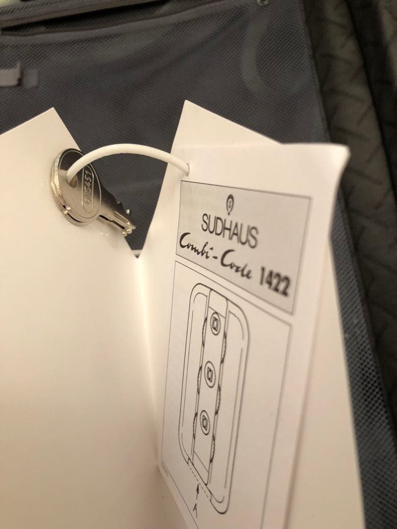 T*a様 RIMOWA リモワ×フォルクスワーゲン　スーツケース　キャリーケース