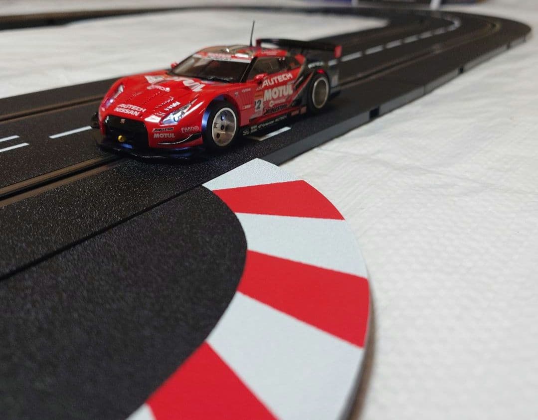 スロットカーカレラ日産GT-R GT500 NISMO MOTUL AUTECH