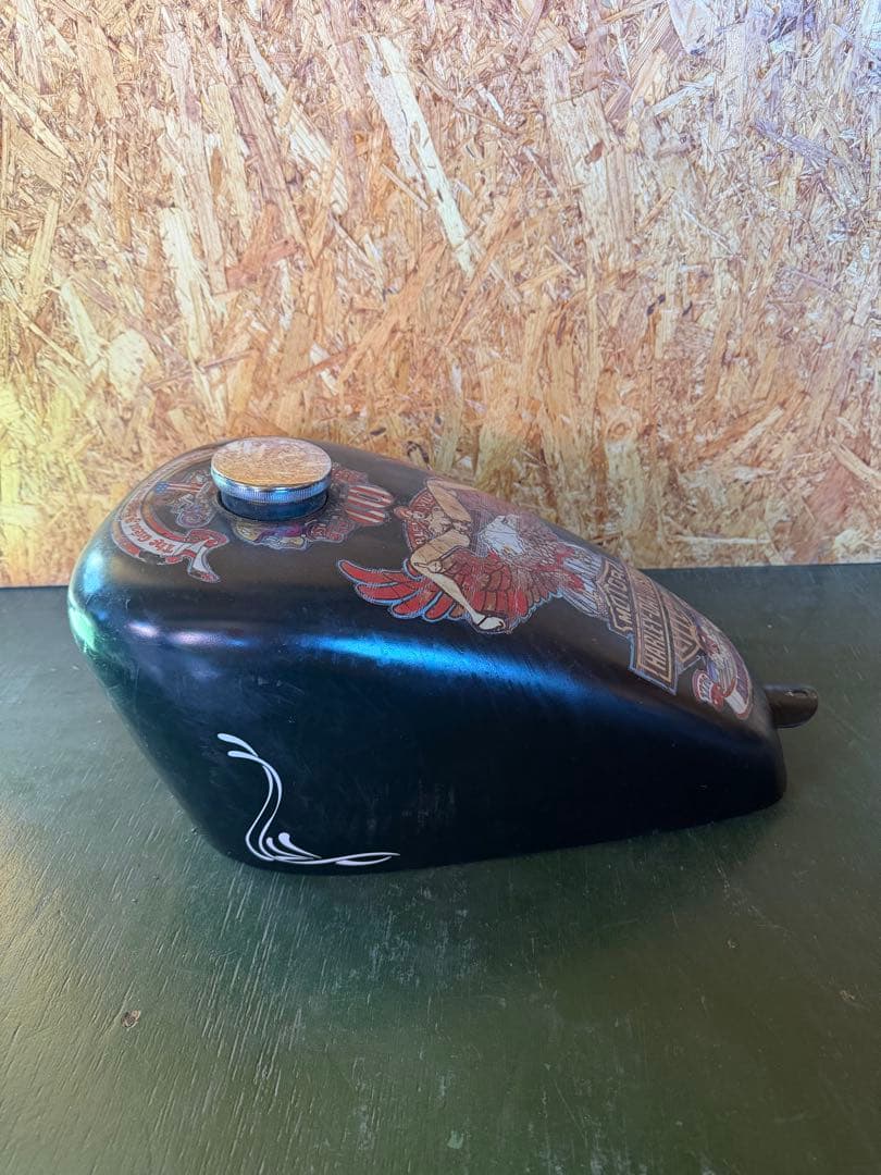 ハーレーダビッドソン ガソリンタンク　スポタン