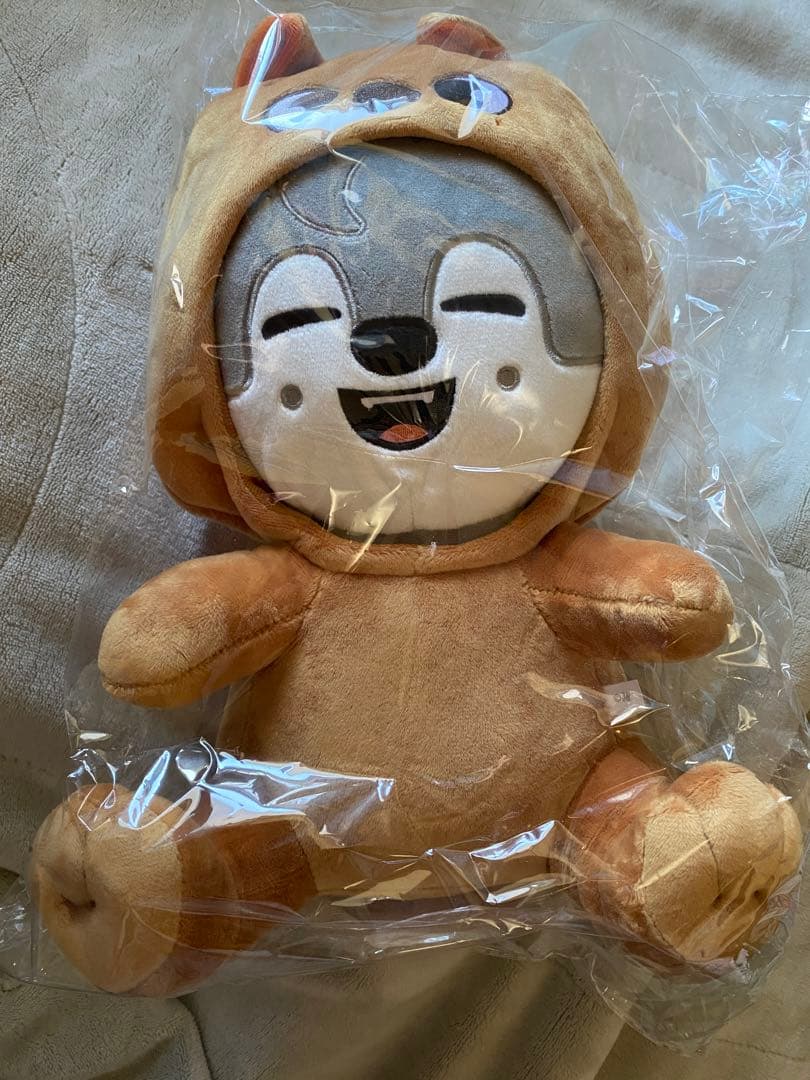 Stray Kids TOY WORLD ウルフチャン 抱きぬいぐるみ