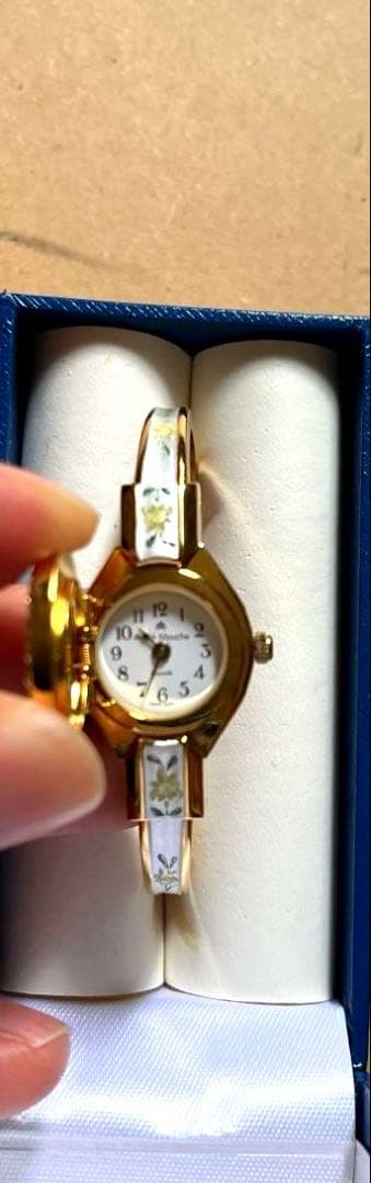 アンドレムッシュ　時計　Swiss Mede レディース