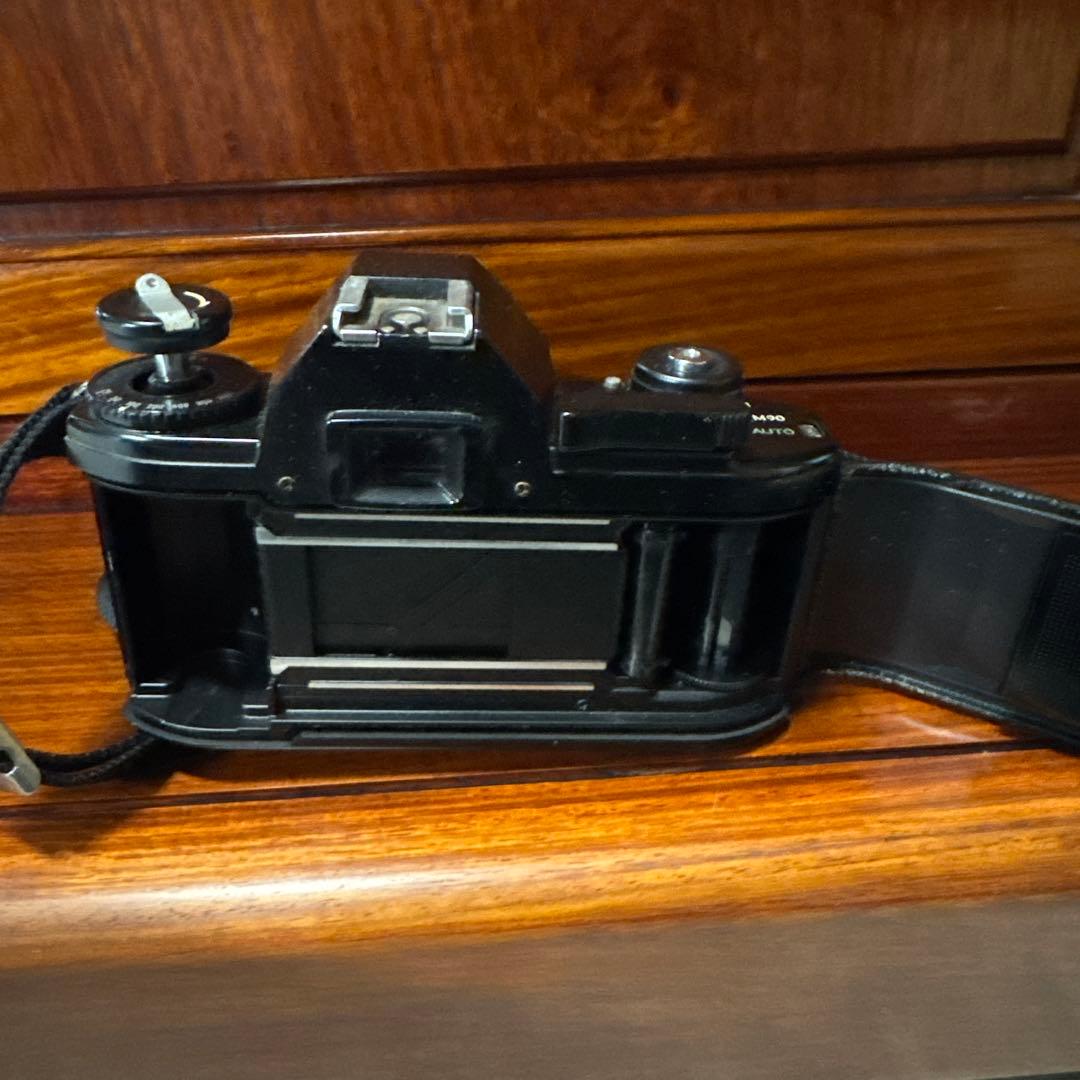 Nikon EM 一眼レフカメラ Nikkor 50mmレンズ付き動作未確認