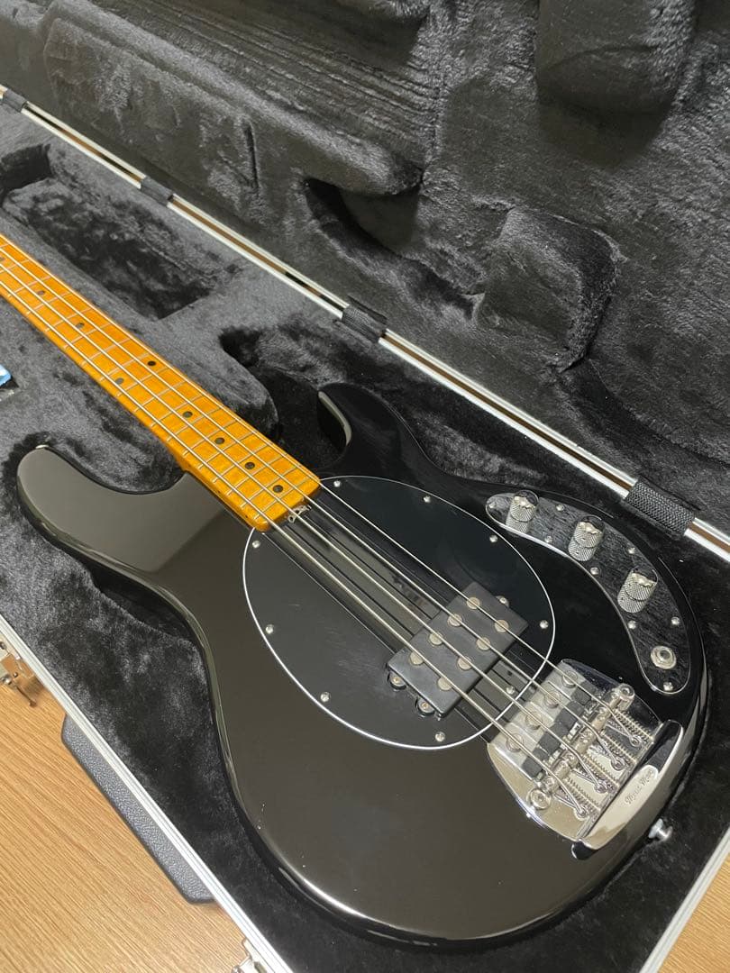 ベース ERNIE BALL MUSAN Stinray Classic Black
