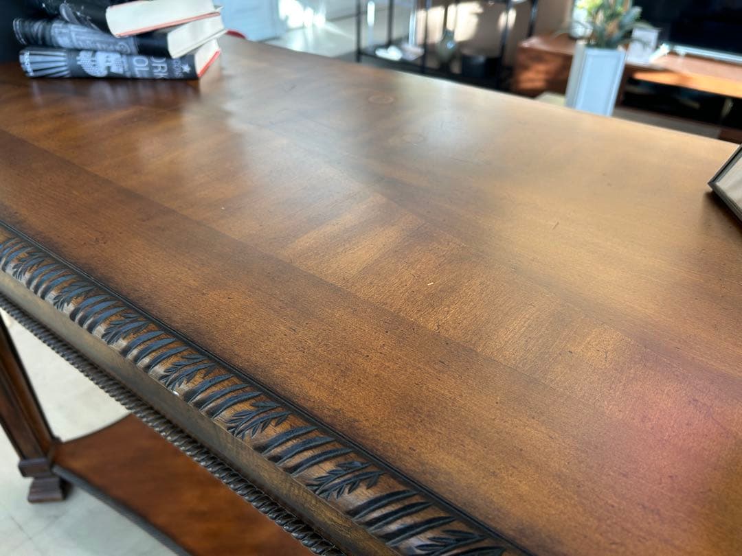 クラシック木製　コンソールテーブル　アンティーク調