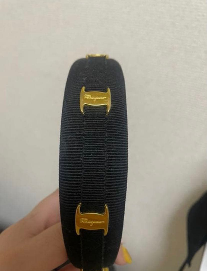 フェラガモ カチューシャ 黒 Ferragamo