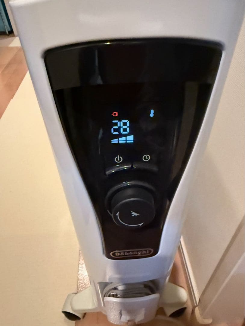 美品！デロンギ オイルヒータRHJ65L0915 箱　取説付き　キャスター付