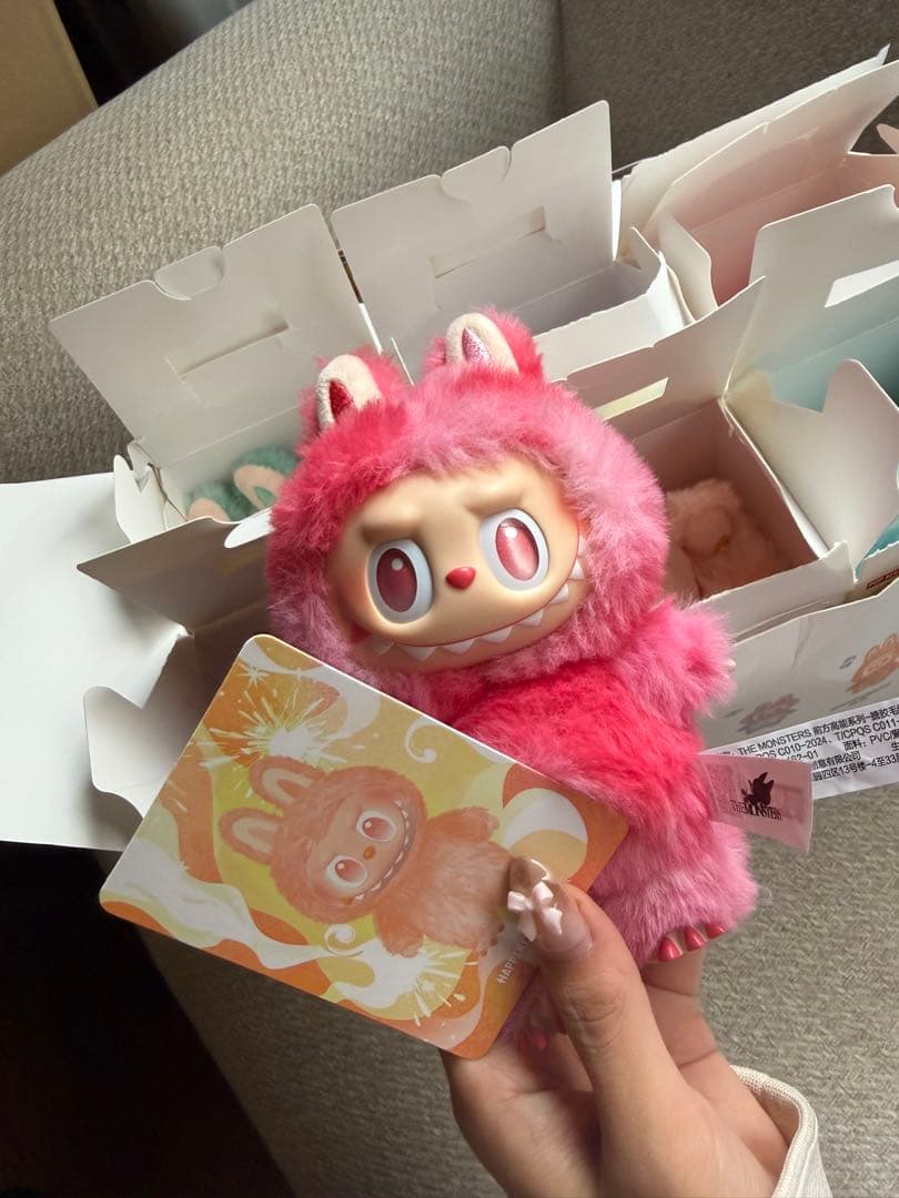 ラブブ POP MART Big into Energyぬいぐるみセット開封済