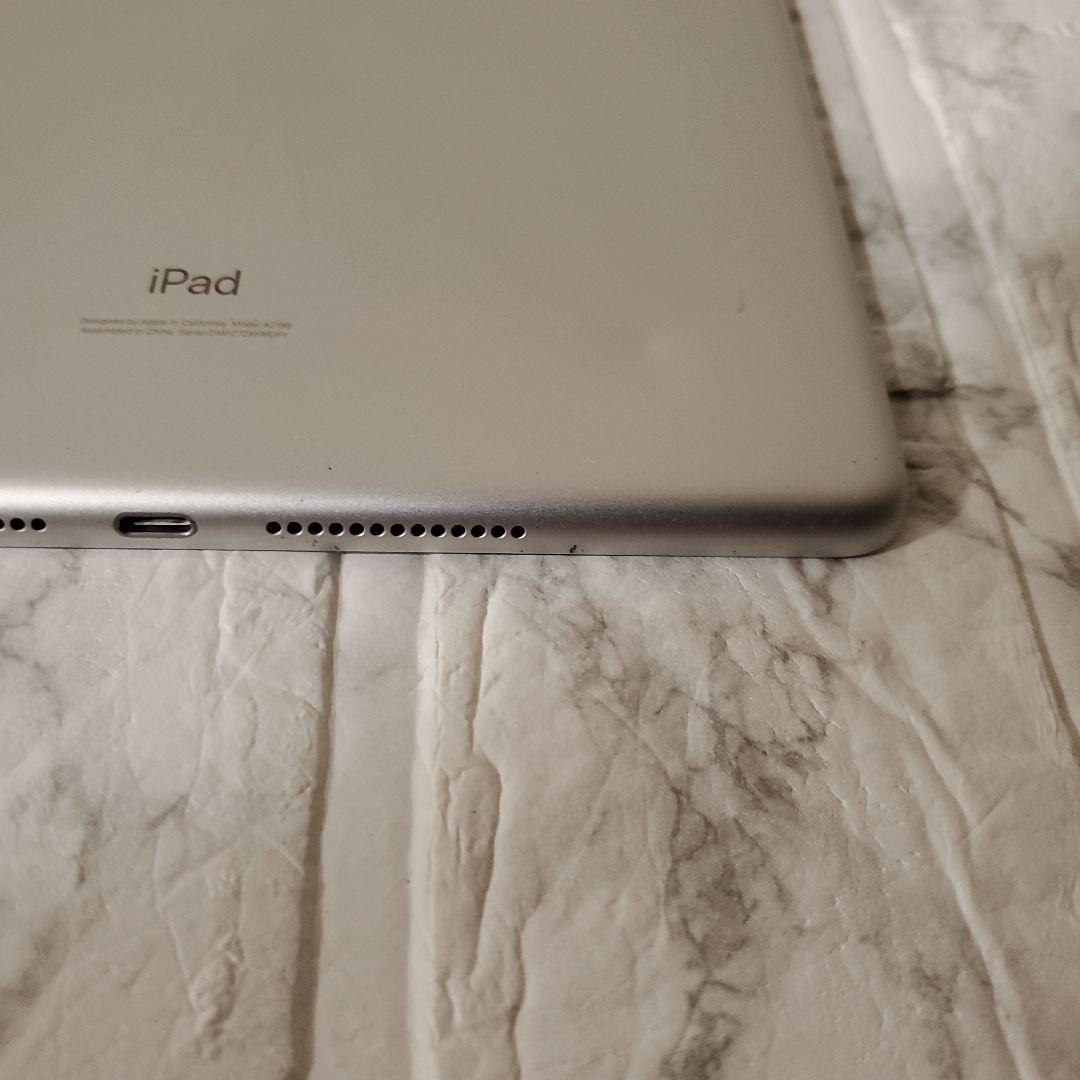 235 iPad 7世代 128GB SIMフリー シルバー
