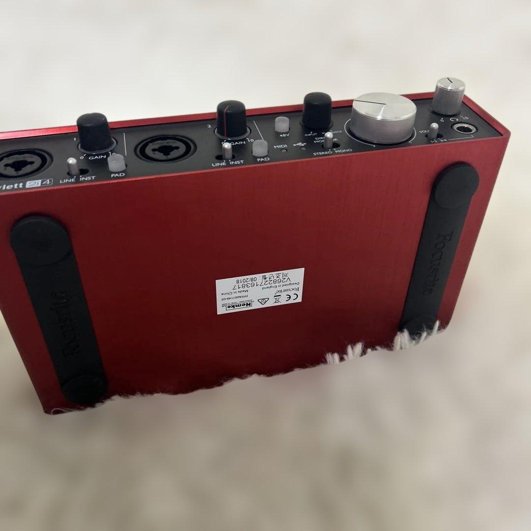 Focusrite Scarlett 2i4 オーディオインターフェイス