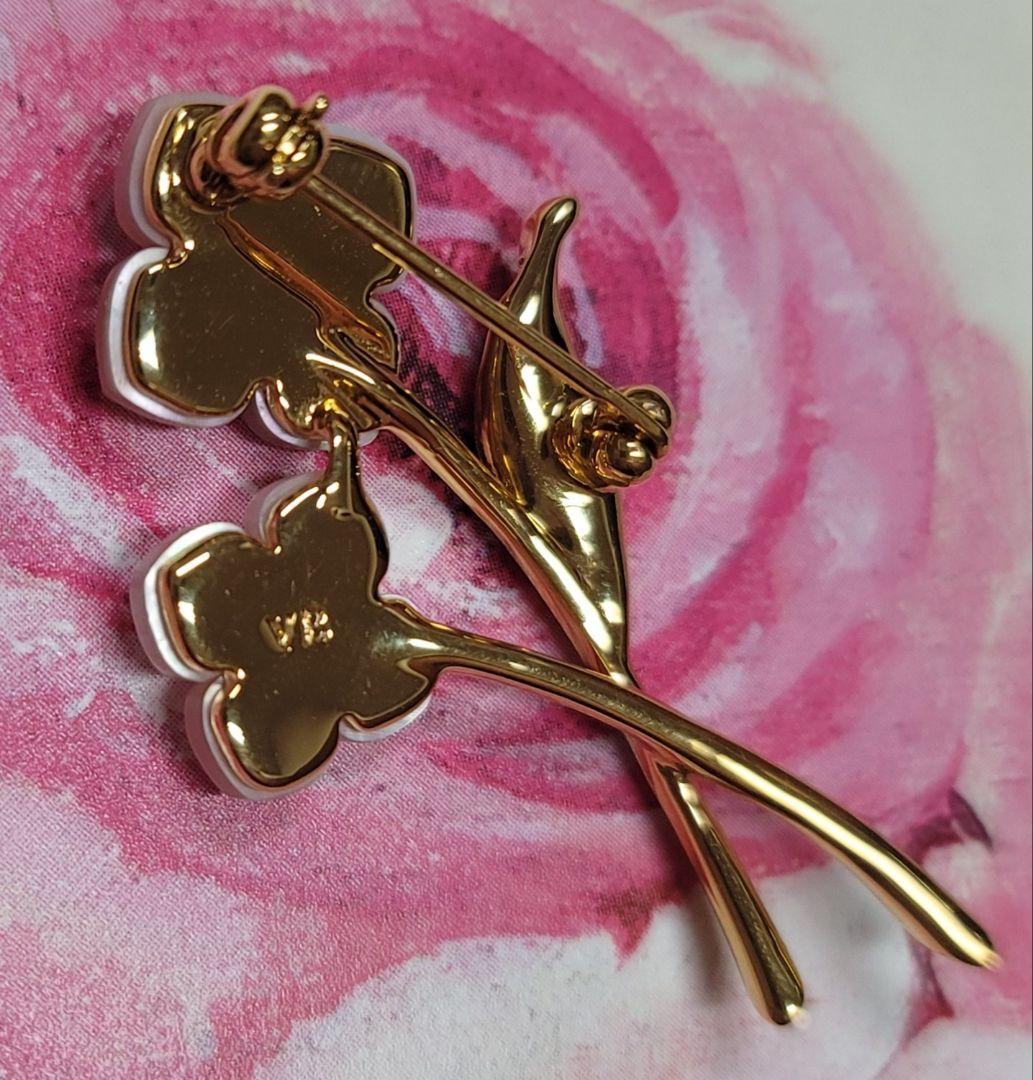 新品　ヴァンドームブティック　 ピンブローチ　白蝶貝　シマエナガ　ブローチ