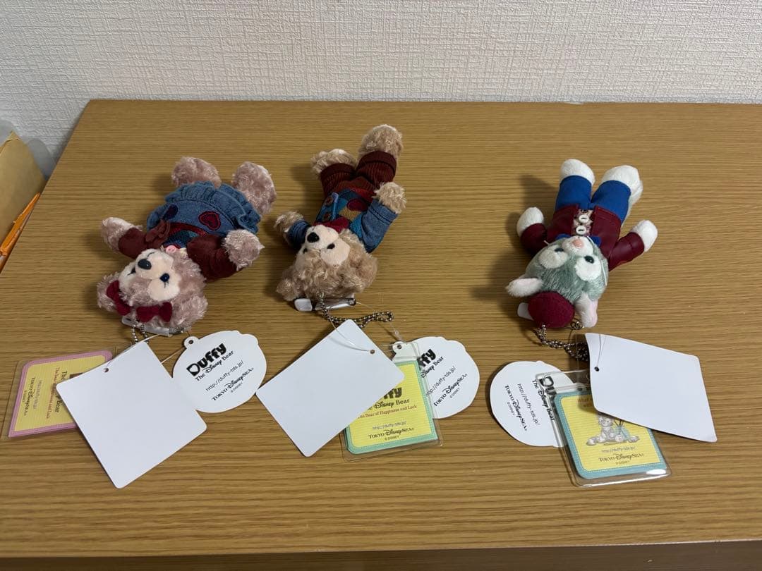 ダッフィー シェリーメイ　ジェラトーニ 2016 スウィートダッフィー バッジ