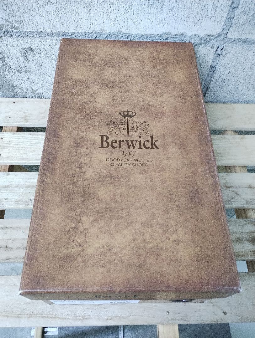 【R様】バーウィック　ホールカット　ブラウン