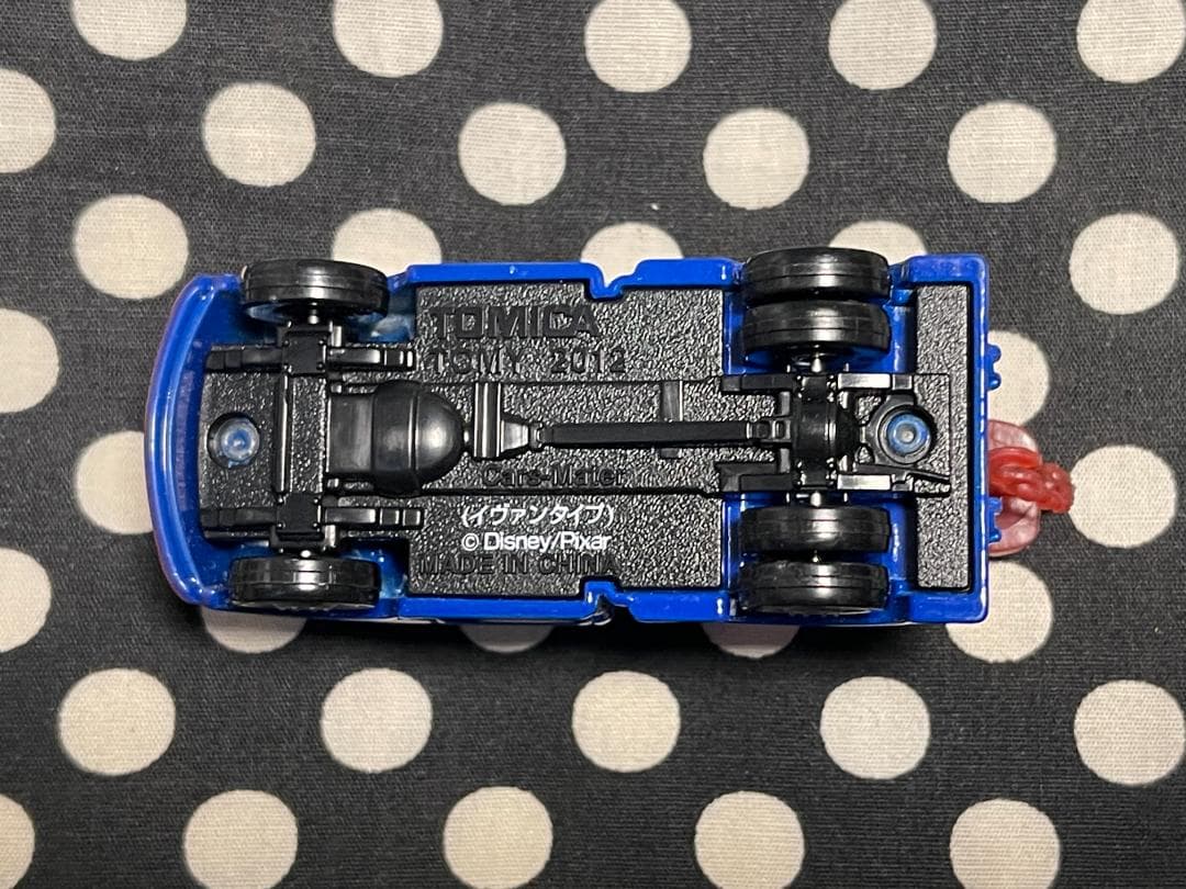 新品絶版カーズ トミカ ミニカー　メーター　イヴァンタイプ