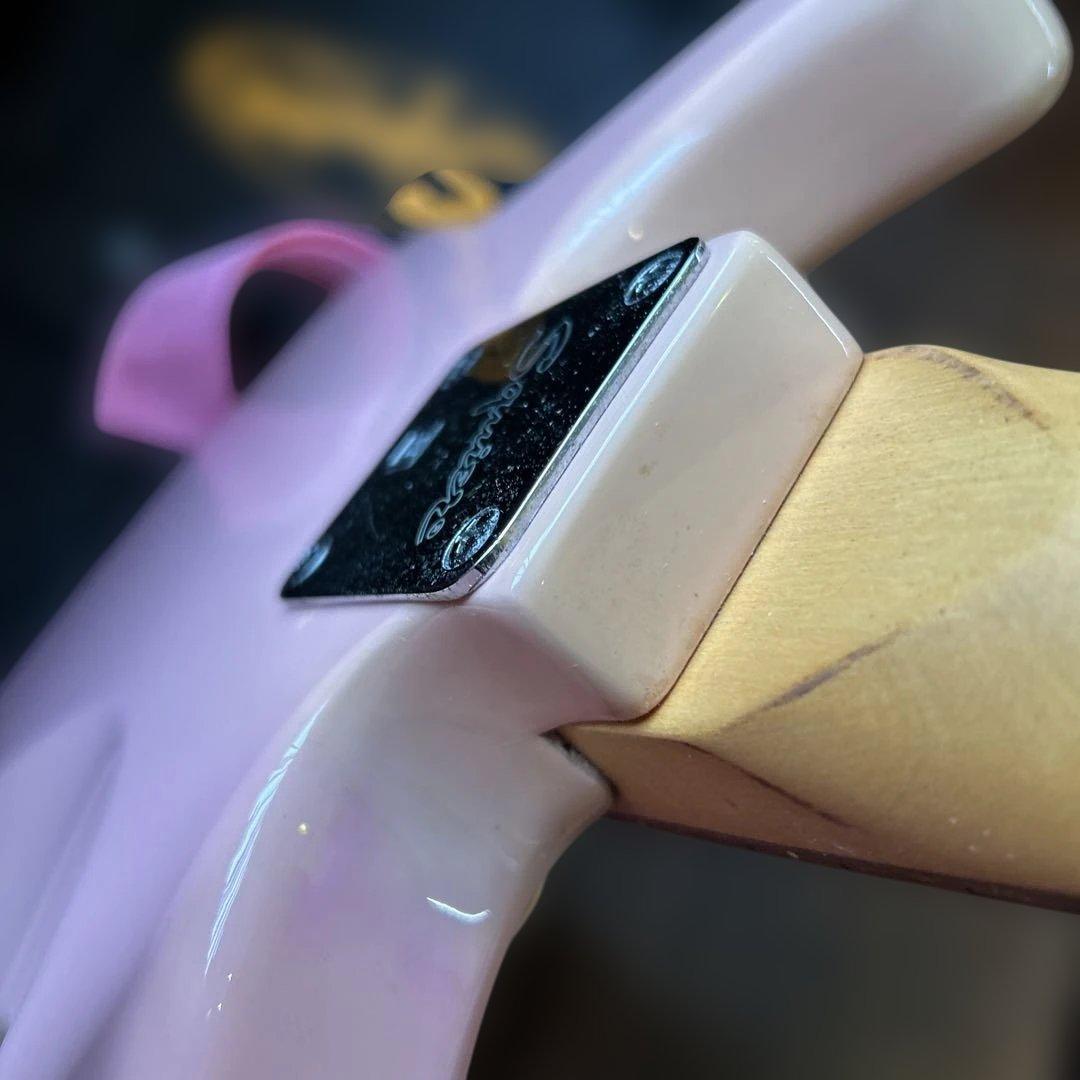 スクワイヤー Hello Kitty エレキギター